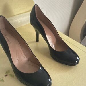 Tahari Classic Black Women's Heels